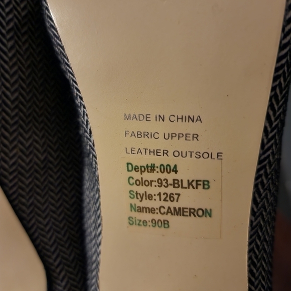 Bakers Cameron Black/White Heels 90B (left shoe need heel cover replaced) - Picture 7 of 11